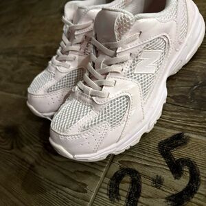 Kids New Balance light pink Athletic Shoes sneakers